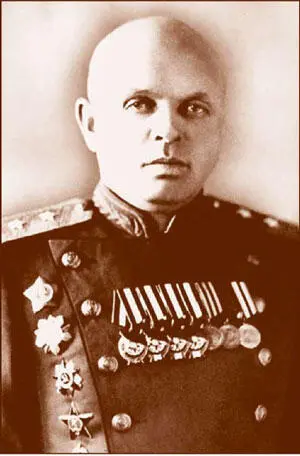 Родился в г Одессе В РККА с 1925 г В том же году вступил в ВКПб Затем - фото 140