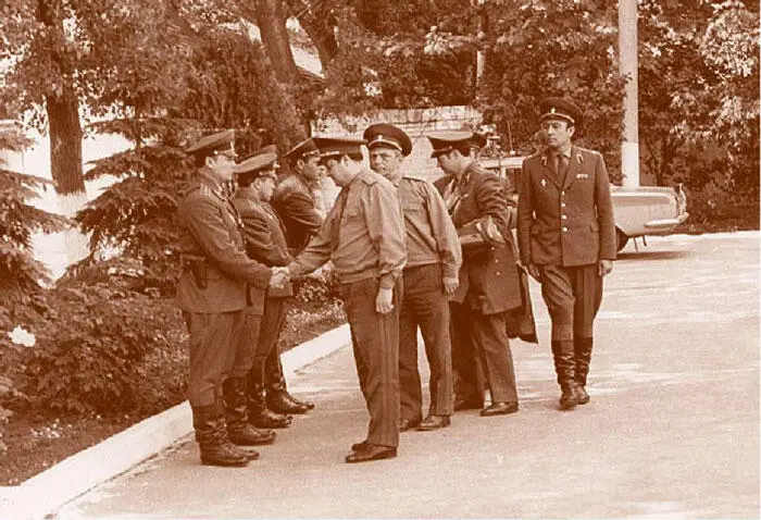 Посещение воинской части в г Грозном 1979 г Во время ликвидации - фото 165