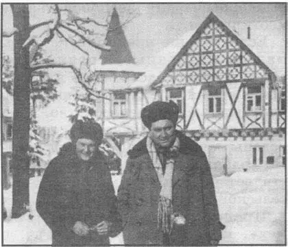 Родился в г Казани в состоятельной семье Окончил гимназию С 1911 г на - фото 244