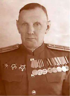 Б В Лавровский 1945 г Полковникинженер Профессор Персональный пенсионер - фото 251