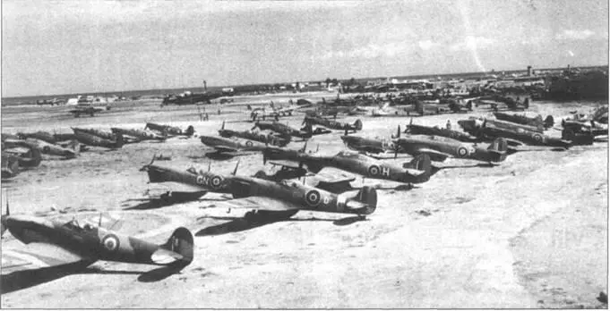 В ноябре 1944 г на этой базе союзников в южной Италии собралась настоящая - фото 3