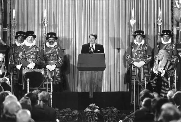 Выступление Рональда Рейгана в парламенте Великобритании Лондон 8 июня 1982 - фото 25