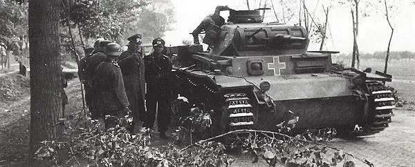Командирский танк PzBfWgIII AusfD1 Польша сентябрь 1939 года - фото 24