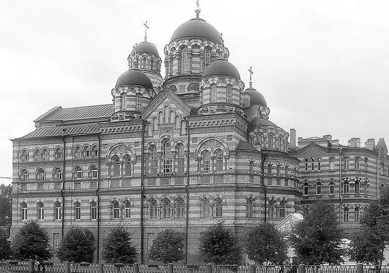 Набережная р Карповки 45 При монастыре ставшем в 1909 г первоклассным - фото 70