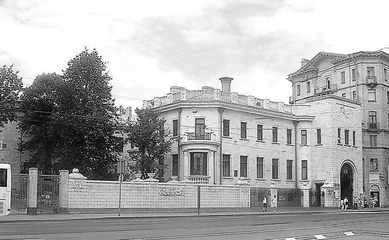 Ул Куйбышева 4 Особняк В Э Бранта С декабря 1955 г особняк Кшесинской - фото 99