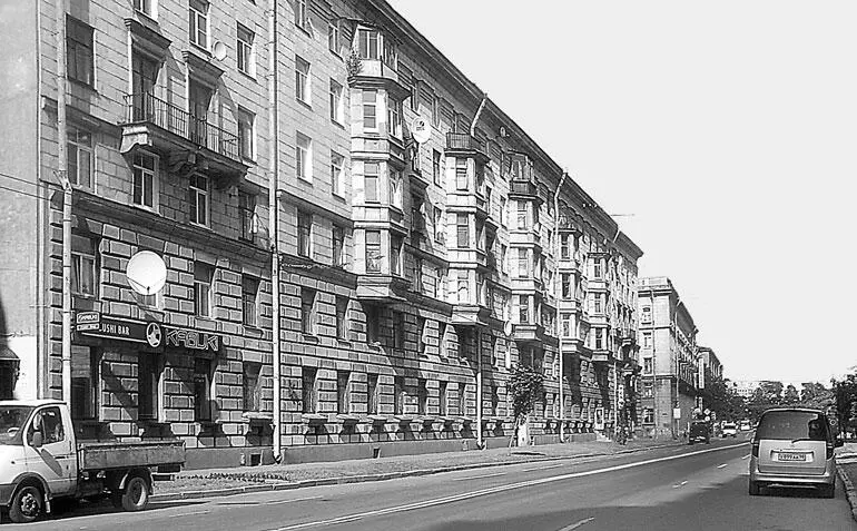 Левашовский проспект По этому адресу жил поэт К М Фофанов близкий друг - фото 102