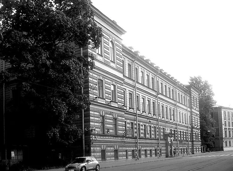 Ул Льва Толстого 6 В марте 1917 г в здании института находилась - фото 113