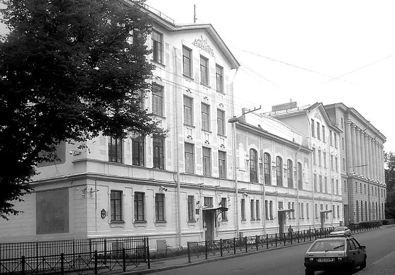 Ул Мира 18 После 1917 г школа стала Единой трудовой с 1923 г школой 180 - фото 127