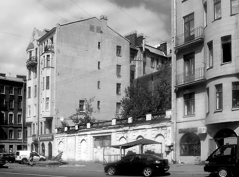 Пионерская ул 35 В квартире 29 проживал В К Жаков выпускник Реального - фото 154