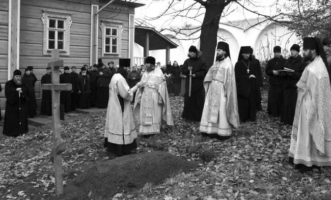 Панихида у восстановленной могилы игумена Антония Бочкова 29 октября 2007 г - фото 72