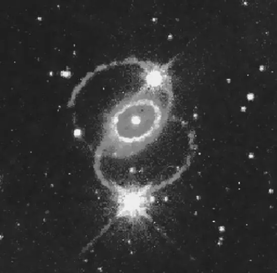 Сверхновая звезда Supernova 1987A Можно схематично обрисовать последующие - фото 54