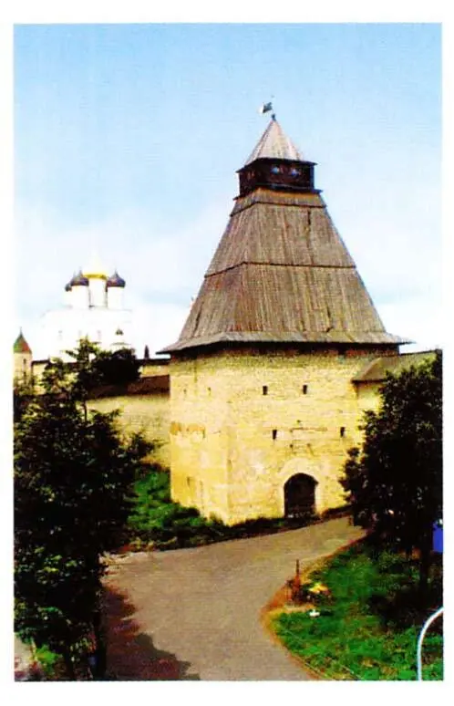 Власьевская башня XV в Южная стена Крома Перси XIV в - фото 133