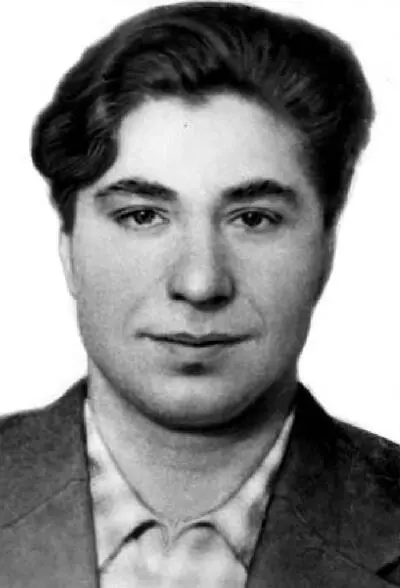 Юрий Васильевич Рогачев 1950е годы Бывший техникмонтажник лаборатории - фото 48