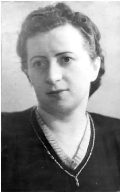 Екатерина Логвиновна Ющенко 1940е годы Е Л Ющенко родилась в городе - фото 92