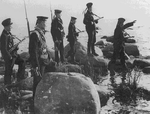 2 декабря 1941 года из Ханко вышел последний караван В его составе были - фото 53