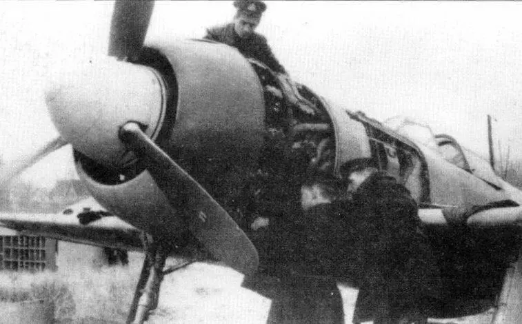 Техническое обслуживание Лa7 полковника Василия Голубева конец 1944 г - фото 75