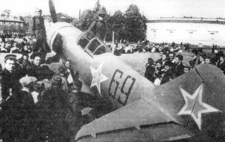 Редкий снимок трехпушечного Ла7 на выставке в Ленинграде лето 1945 г - фото 86