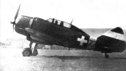 Heja II V6 77 на аэродроме под Будапештом летом 1944 года Обломки двух - фото 29