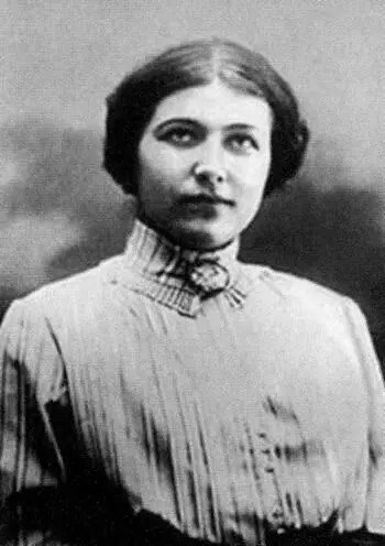 Л М Рейснер М ТумповскаяНа фото ей 16 лет Е Дмитриева Черубина де - фото 26