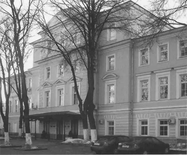 Здание Университета трудящихся Китая им Сунь Ятсена в Москве где Дэн Сяопин - фото 17