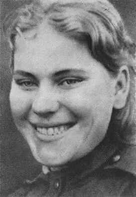 Март 1944 года Первые дни на фронте 20 апреля 1944 года С орденом Славы - фото 11