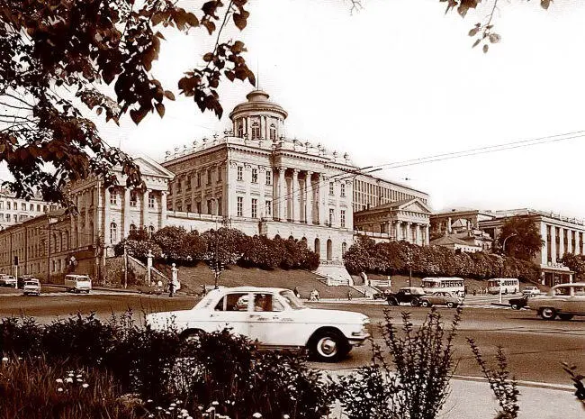 Москва 70х годов XX века Можете сказать кто ваш любимый современный поэт - фото 82