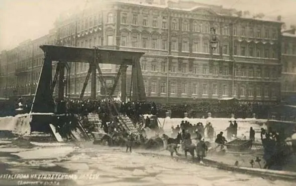 К Булла Катастрофа на Египетском мосту 1905 Мост этот нужно было разобрать - фото 48