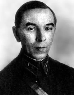 Начальник штаба СЗФ генераллейтенант П Клёнов Также пока непонятны причины - фото 81