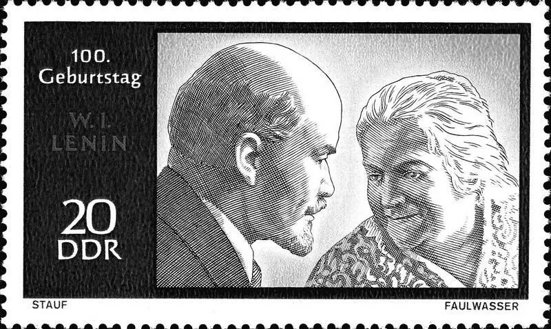 ВИ Ленин и К Цеткин Почтовая марка ГДР Я объяснила своему горячему другу - фото 17