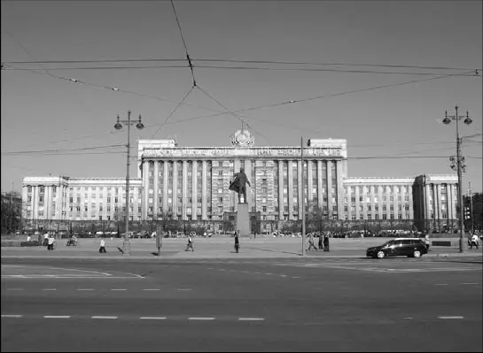 Дом Советов на Московском проспекте в Петербурге Архитектор Ной Троцкий Но в - фото 57