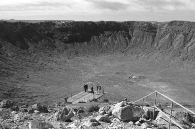 Рис 87 Кратер Метеор Barringer Meteorite Crater Arizona Источник - фото 177