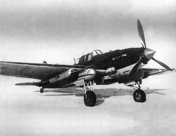 Советский самолет Ил2 Ожесточенные бои 7 июля продолжали вести части - фото 9