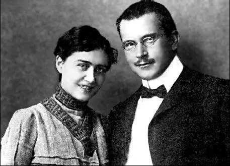 Юнг с молодой женой Эммой 1903 В 1903 г Юнг женился на двадцатилетней Эмме - фото 25