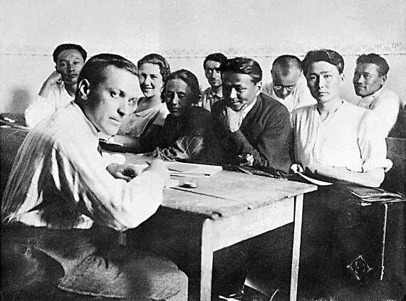 ЛС Выготский с группой выпускников педагогического отделения - фото 49