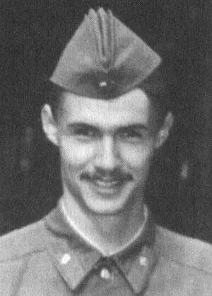 Родился 8 ноября 1975 года В возрасте пяти лет был направлен родителями в - фото 42