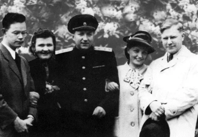 Г Н Александров Члены советской делегации в Нюрнберге Б А Соловов Р А - фото 177