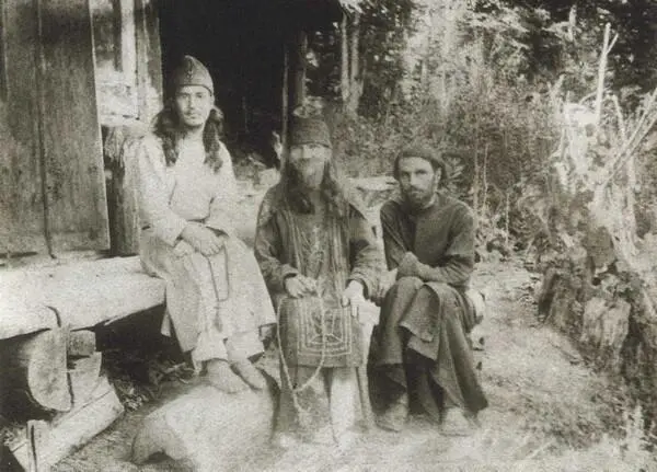 Иеромонахи Арсений Даниил и Онисим на Змейке на Кавказе Крест из самшита - фото 56