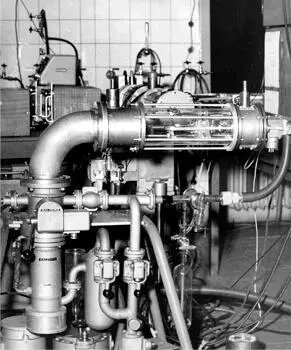 Рис 42Один из первых мощных мазеров В 1928 г видный немецкий физикохимик - фото 26