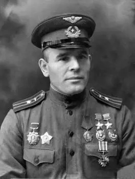 К началу Великой Отечественной войны имел более 100 боевых вылетов орден и - фото 4