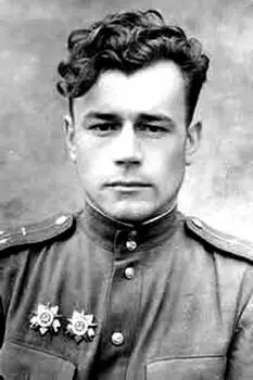 Первый боевой вылет провел на Кубани 7 апреля 1943 года сбив свой первый - фото 9