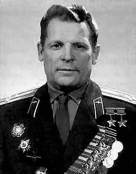 В начале 1938 года получил направление в Одесскую военную авиационную школу - фото 18