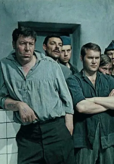 Кадр из кф Джентльмены удачи Помогите хулиганы зрения лишают Эпизодич - фото 43