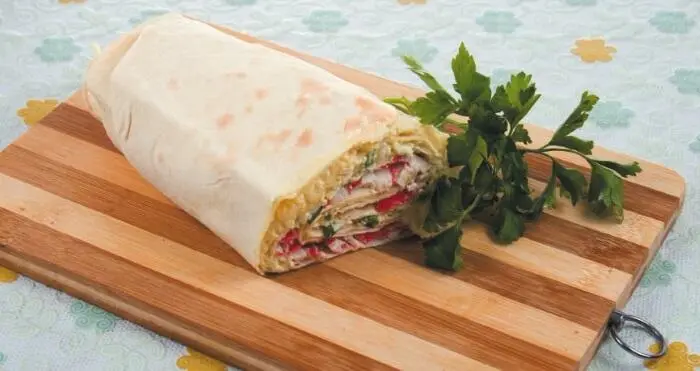 Рулет из лаваша с яйцами и крабовыми палочками Рулет куриный с ветчиной и - фото 10