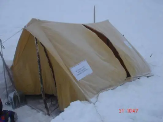 Палатка Семяшкина 310110 и 270210 раскроена ветром и забита - фото 167