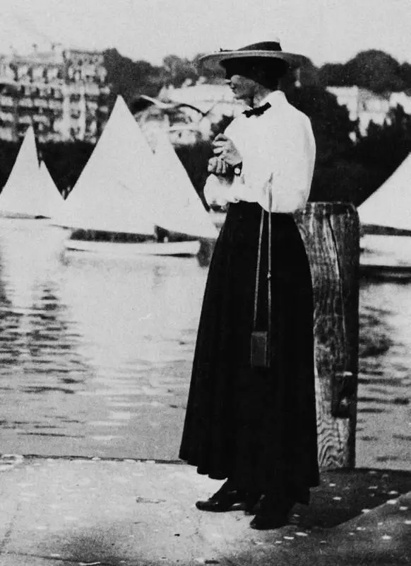 Наталья Гончарова в порту Уши в Лозанне лето 1915 г В конце концов - фото 21