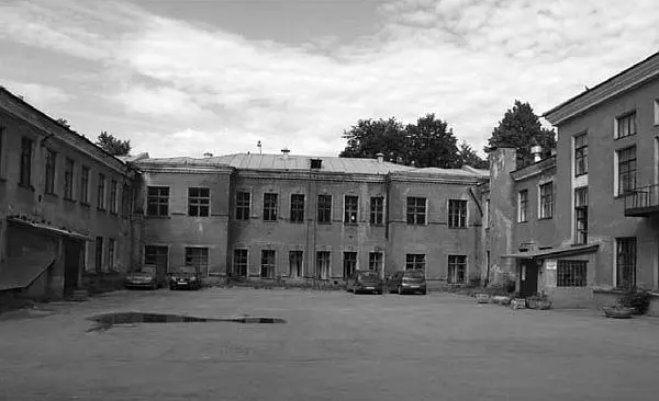 Вид внутреннего двора бывшего Арестного дома Тюрьмы 2 в котором в разное - фото 71