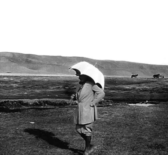 НК Рерих на пути экспедиции в Урумчи 1926 г Окрестности Кучары уже - фото 9