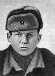 Рядовой С И Кузнецов юный пулеметчик бронепоезда 14 Грозным летом 1942 - фото 35