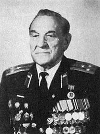 Г Ф Фирсов командир Краснознаменного отдельного бронепоезда 46 войск НКВД - фото 37