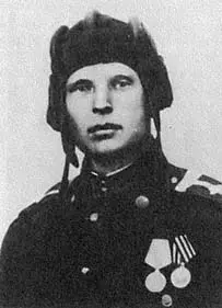 П К Мялицын старший машинист бронепоезда 639 Сибирякбарабинец 47го - фото 44